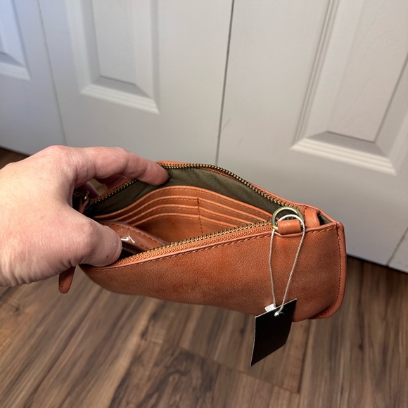 Shimmer Red Lustre Lux Joy Susan Crossbody Wristlet Clutch NWT - Picture 5 of 6